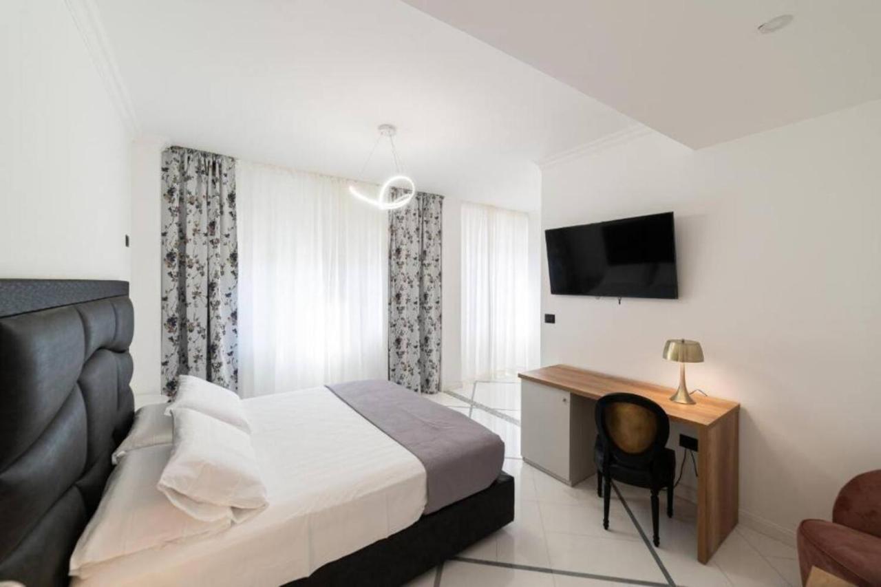 Apartments Hotel Real Suite Napoli Chiaia Mergellina Exterior photo