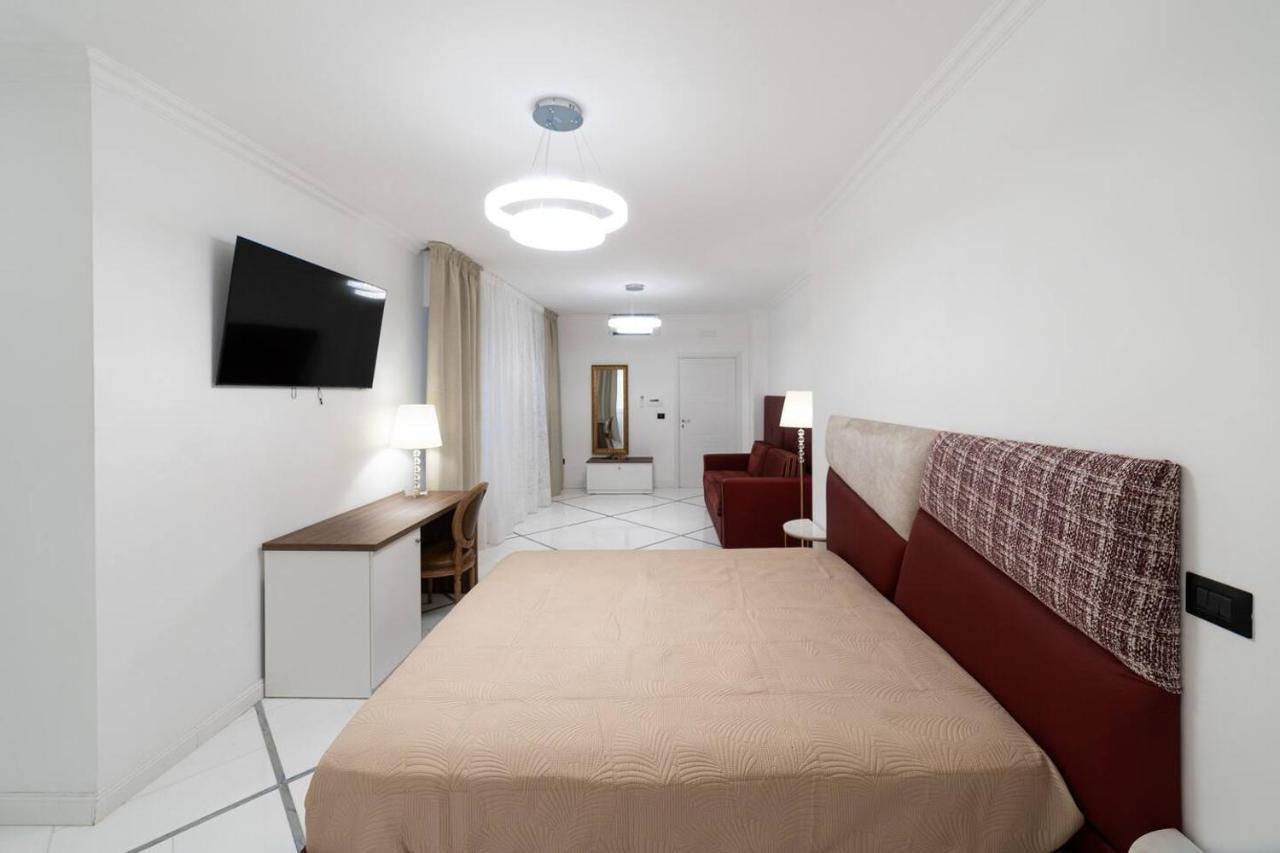 Apartments Hotel Real Suite Napoli Chiaia Mergellina Exterior photo