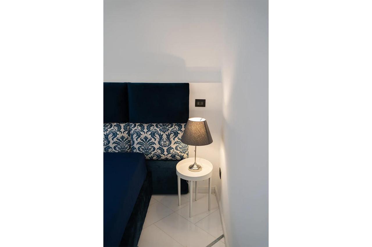 Apartments Hotel Real Suite Napoli Chiaia Mergellina Exterior photo