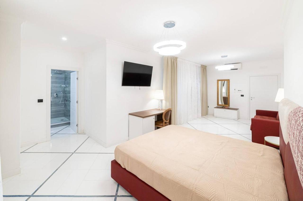 Apartments Hotel Real Suite Napoli Chiaia Mergellina Exterior photo